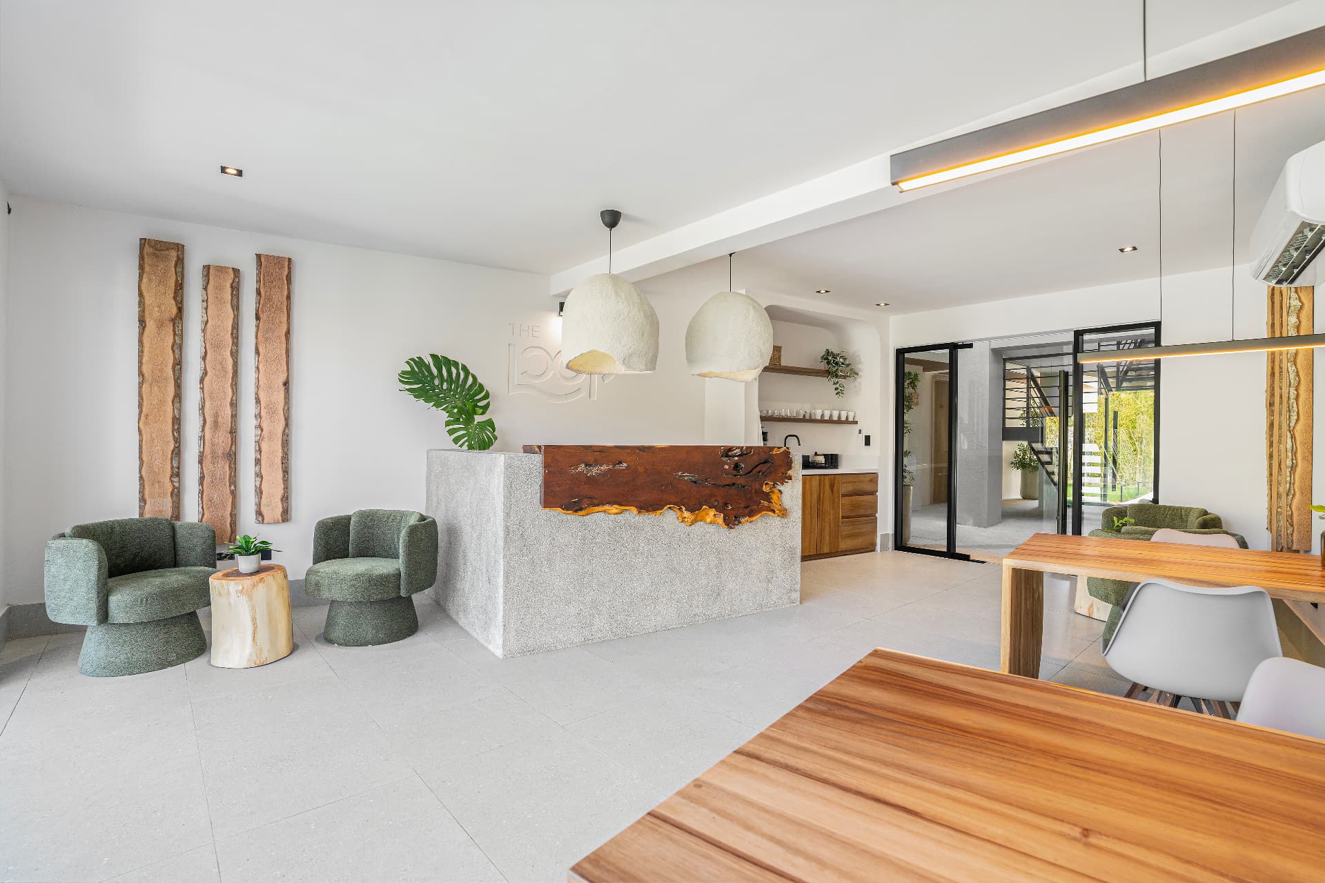 Lobby & reception